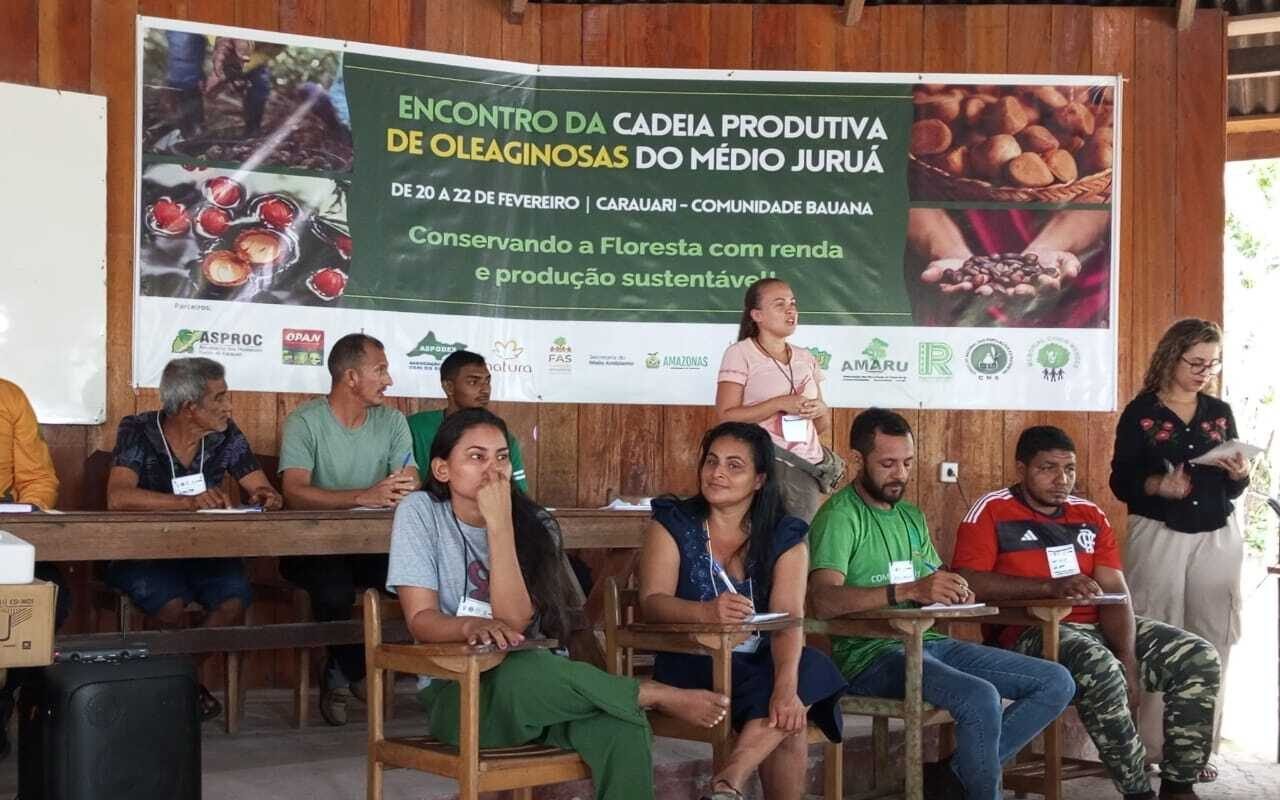 Apresentação do Instituto Juruá no Encontro da Cadeia Produtiva das Oleaginosas do Médio Juruá. Autoria: Raqueline Nery.